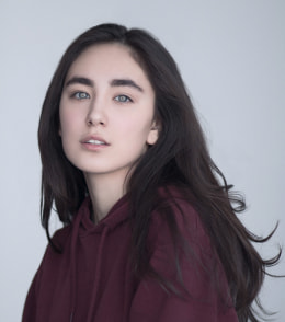 Фото члена жюри.
